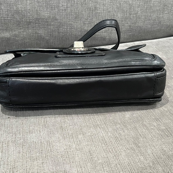 Vintage Coach Black Leather Shoulder Bag - Picture 5 of 13